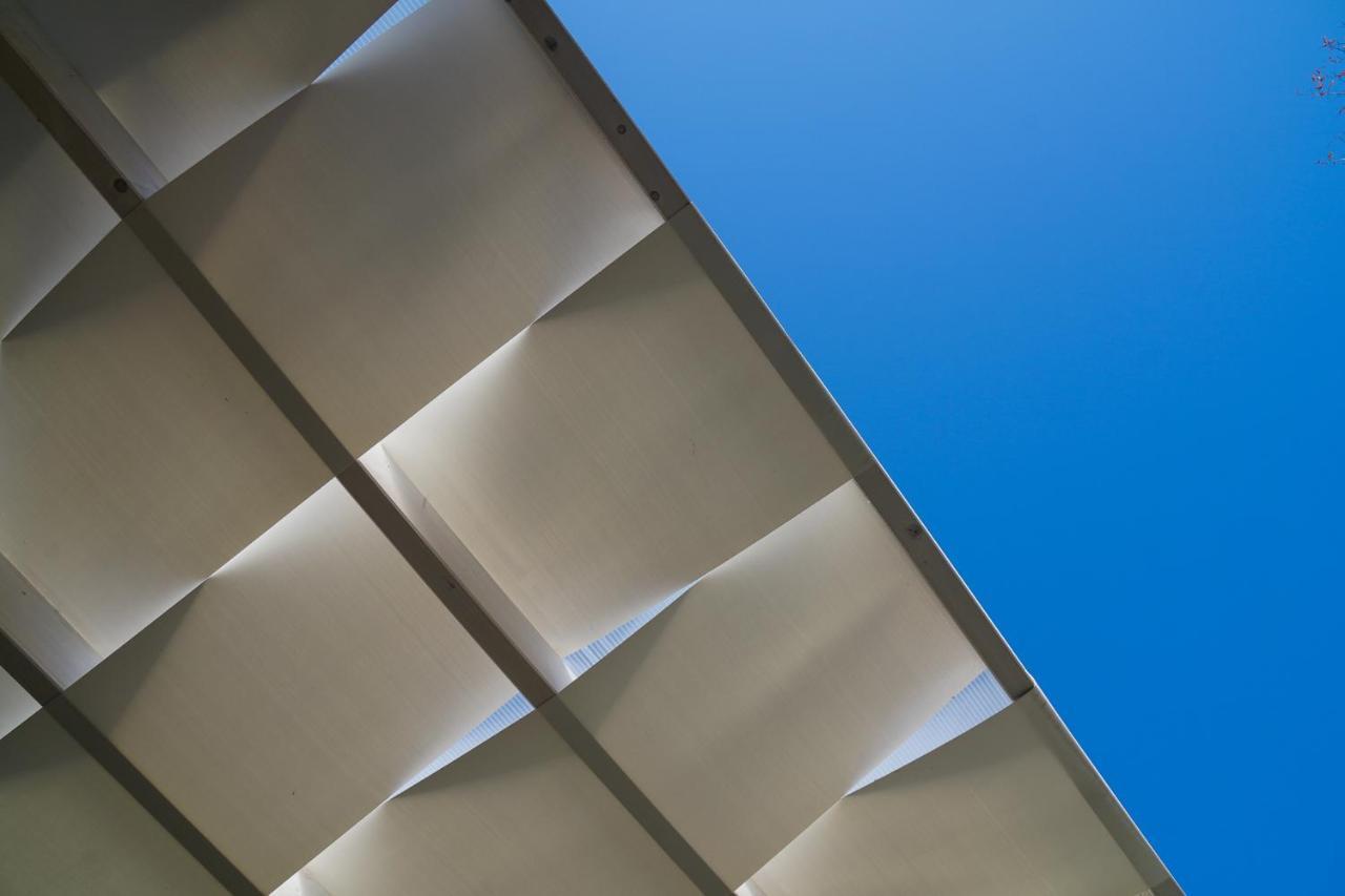 Campeggio Europa Silvella San Felice del Benaco Esterno foto Detail of the roof