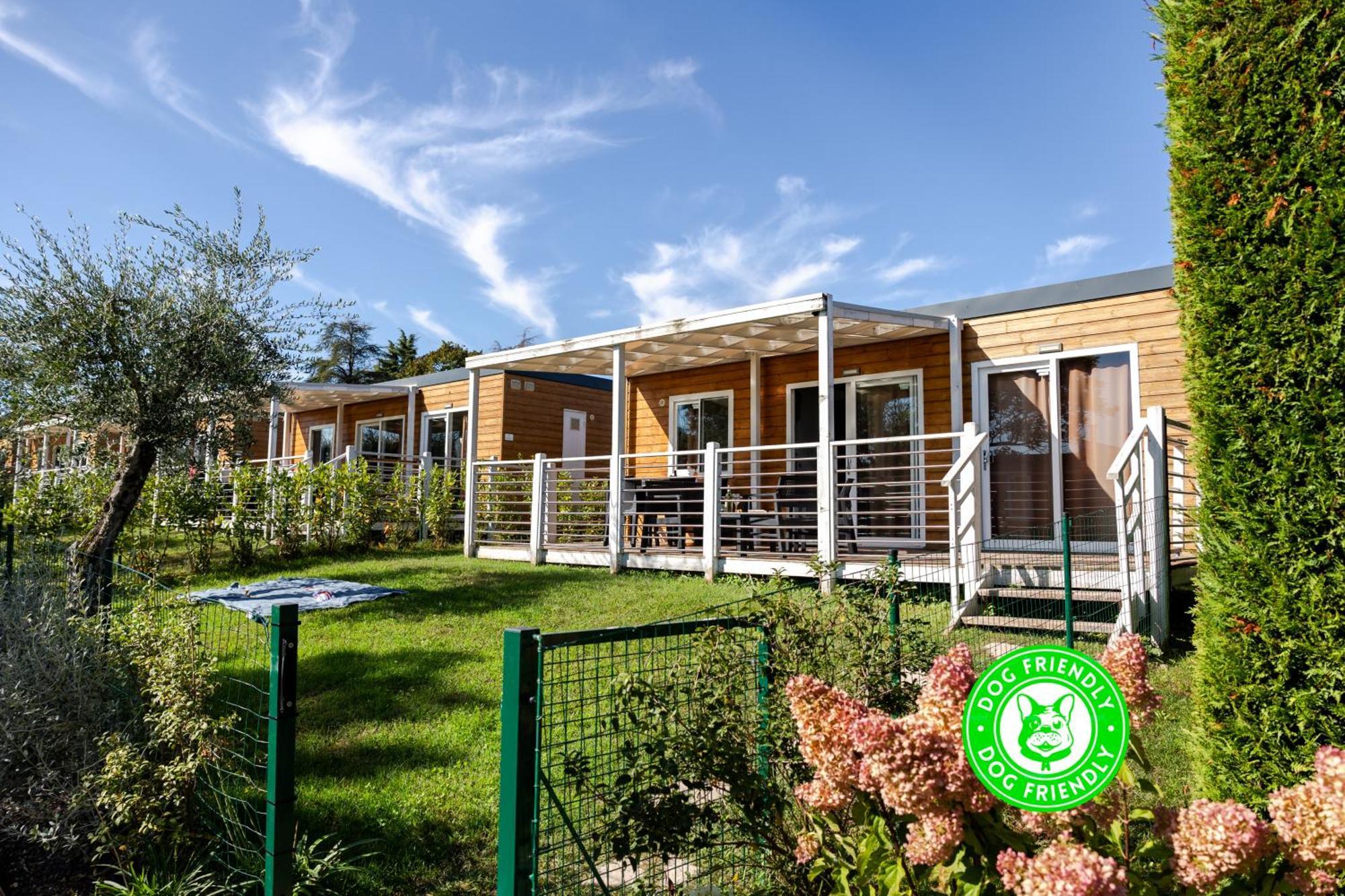 Campeggio Europa Silvella San Felice del Benaco Esterno foto Camping in France