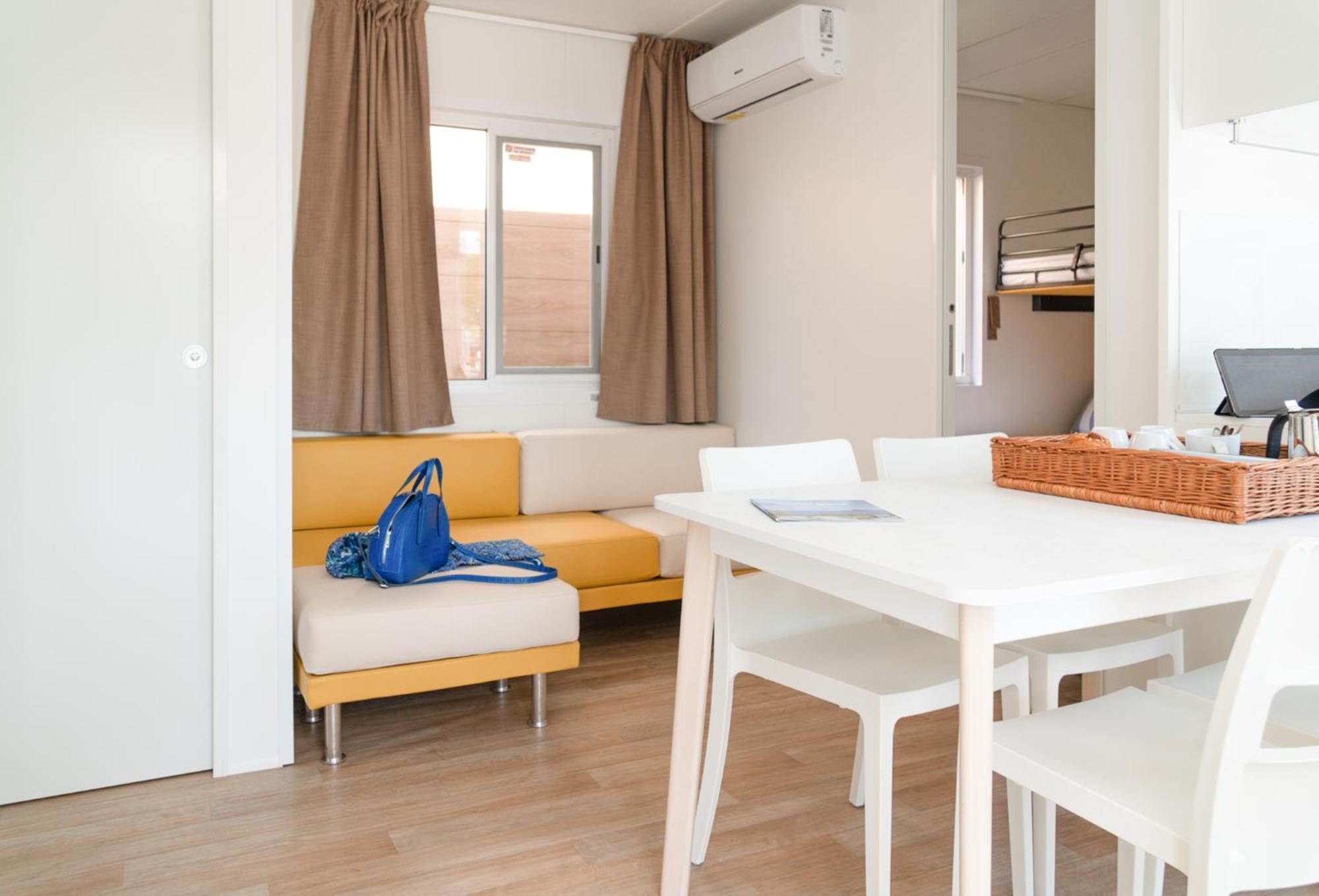 Campeggio Europa Silvella San Felice del Benaco Esterno foto A typical studio apartment