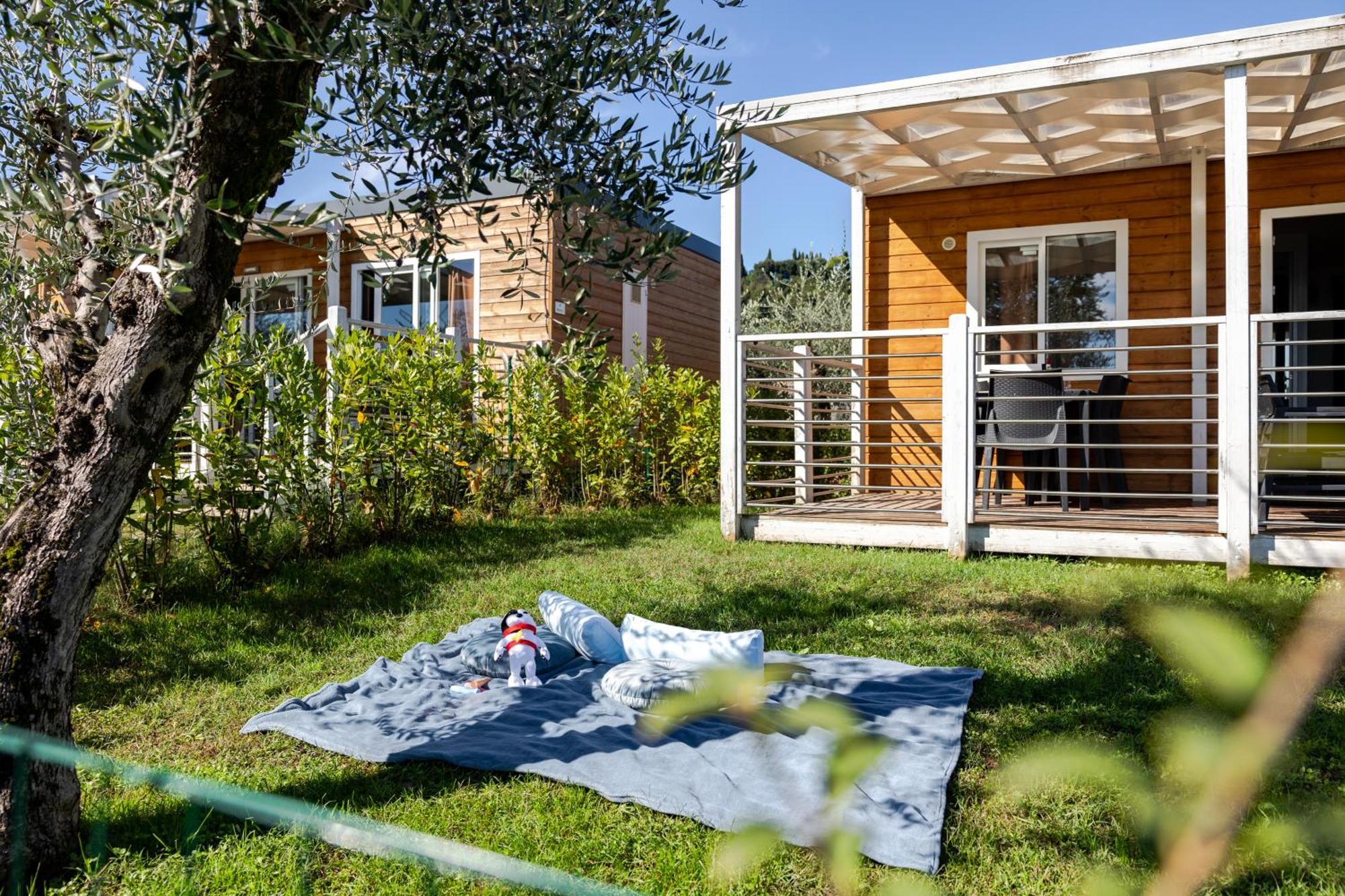Campeggio Europa Silvella San Felice del Benaco Esterno foto Camping in France