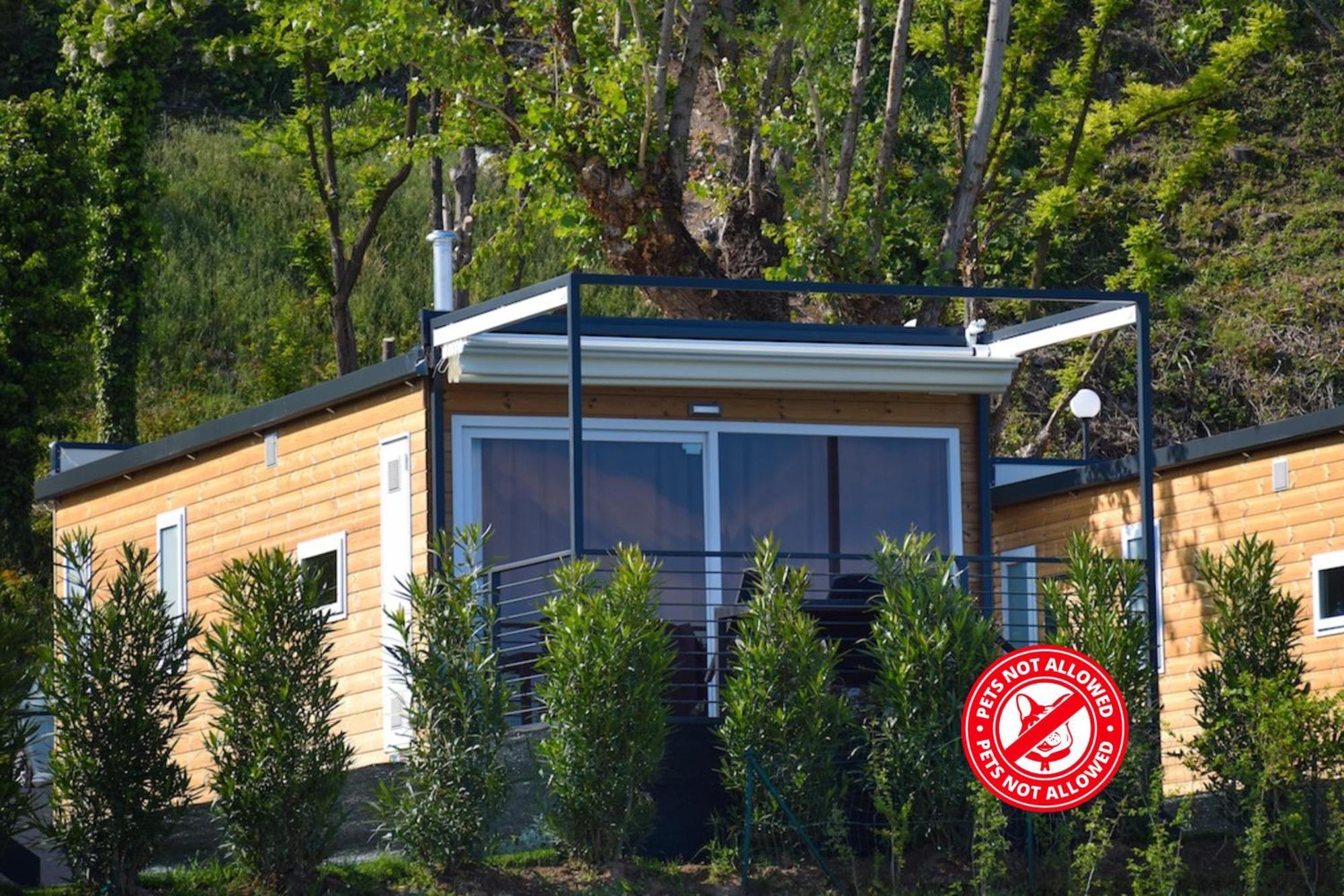 Campeggio Europa Silvella San Felice del Benaco Esterno foto A mobile home in France